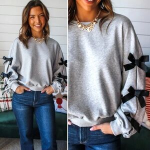 She + Sky Bow Sleeve Boutique Sweatshirt Size M